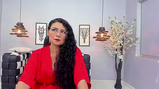 MiaMaturee live sex cam