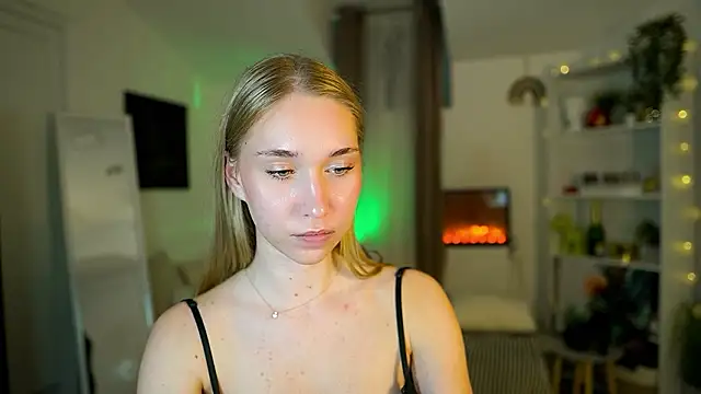 MilaBunny2000's cam snapshot