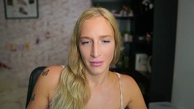 Nicolette__Shea_'s cam snapshot