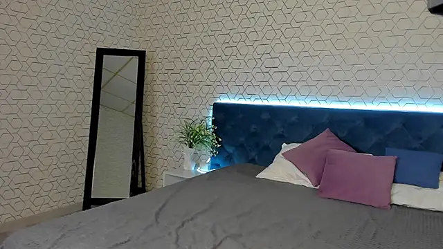 Lina_Falconer's cam snapshot