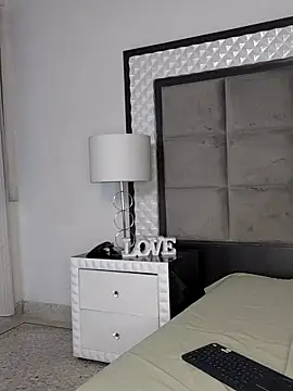 TalianaNewton's cam snapshot