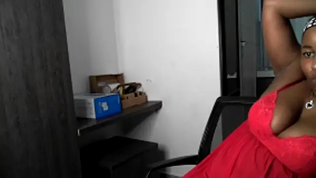 punkieboobs1's cam snapshot