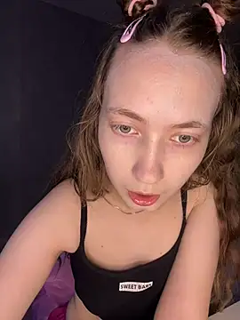 Holy_Poly's cam snapshot