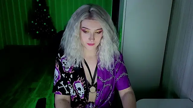 violet-siren-x's cam snapshot