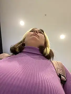 KateBurlesk's cam snapshot