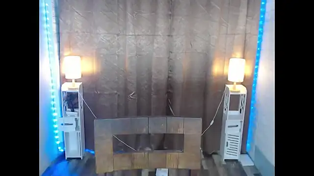 LauraSoHot live sex cam