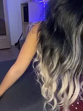 Mia_spicyy's cam snapshot