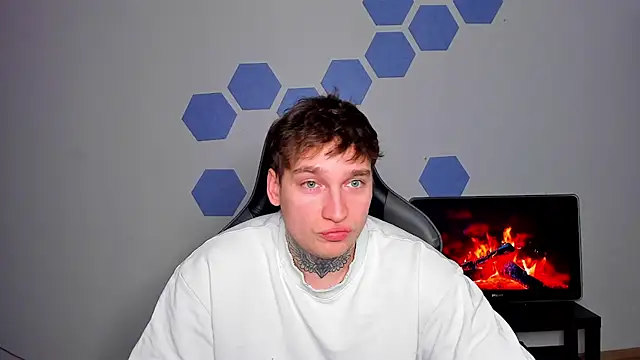 Chris_Tyson's cam snapshot