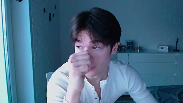 MarkusDean live sex cam