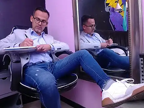 Oswalldo__ live sex cam