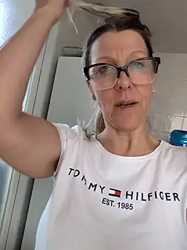 ManuelaX live sex cam