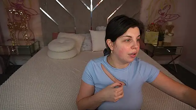 MirandaWong live sex cam