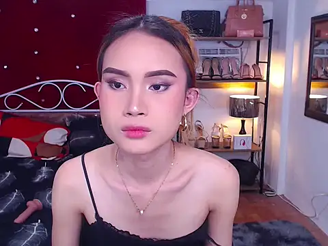 MeatyhorsecockMistress live sex cam