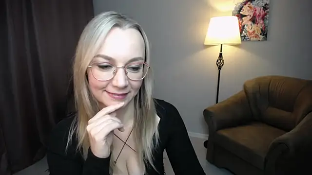 Ava_Elior's cam snapshot