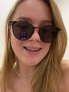 Little_Forest_ELF live sex cam