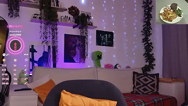 Lollyshy live sex cam