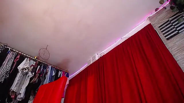 hornytsblonde live sex cam