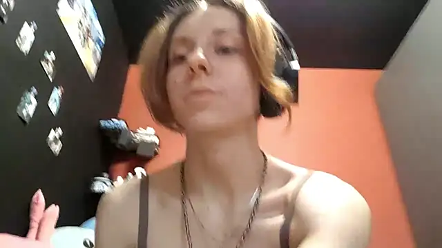 TiaraHenegan live sex cam