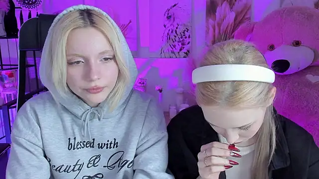 AvaDaviis live sex cam