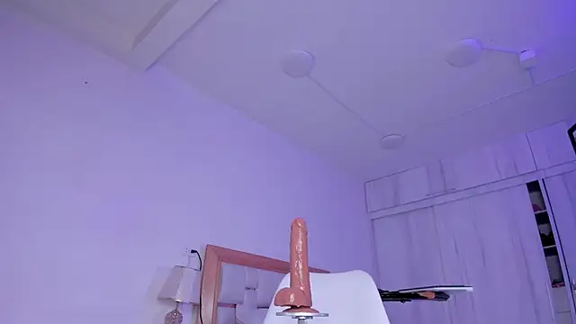 mia_hank's cam snapshot