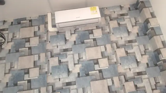 angel_dthroatt's cam snapshot