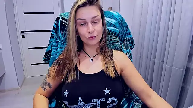 AlexiaDarren live sex cam