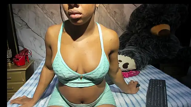 Niyirey1 live sex cam