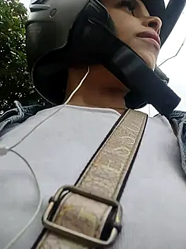 publicdesiary's cam snapshot