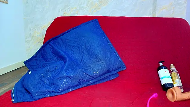 Mia_candy_0's cam snapshot