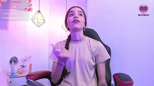 april_jones05's cam snapshot