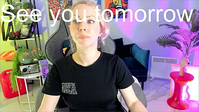 LylithSkye live sex cam