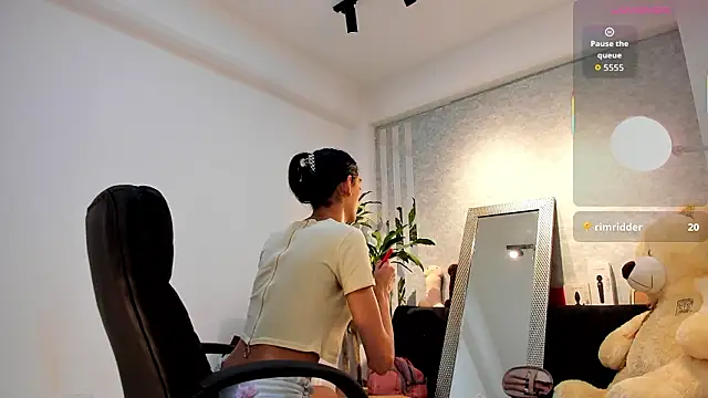 lily_cash1 live sex cam