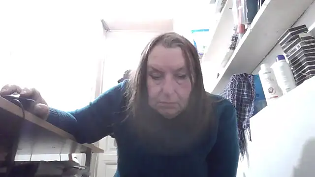 AnnaLive570's cam snapshot