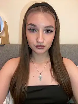 AdelinaEmber's cam snapshot