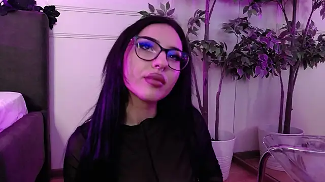 RavenFoxxy's cam snapshot