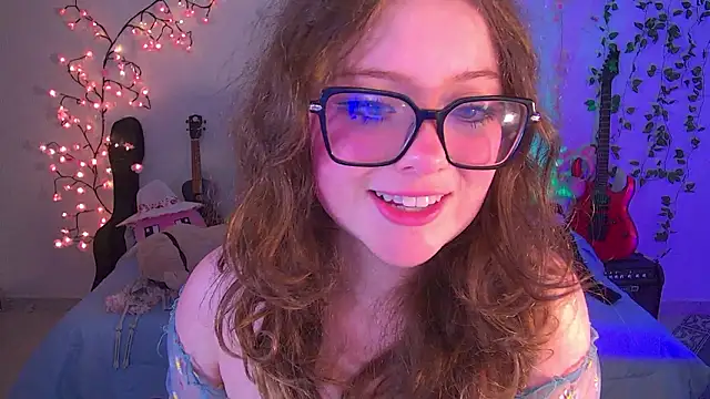 Lil_bela's cam snapshot