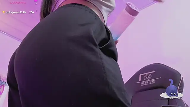 ZURY_TAY's cam snapshot