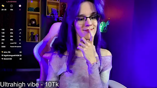 AuraLaunni's cam snapshot