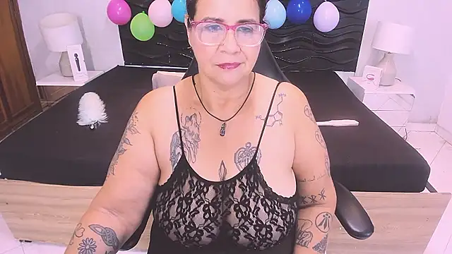 laura_riley live sex cam