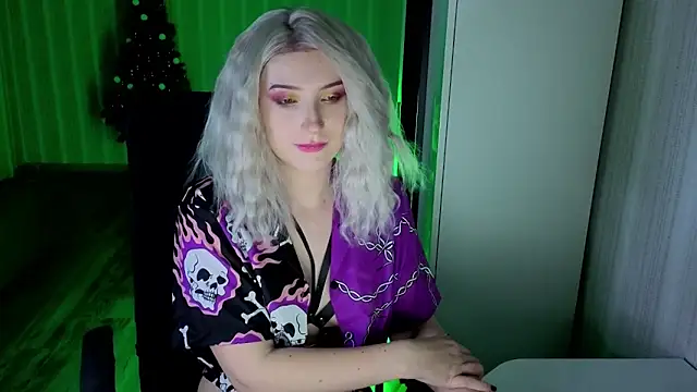 violet-siren-x's cam snapshot