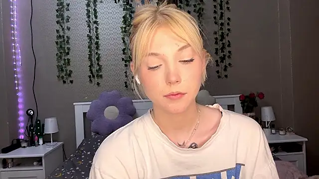 LlsabethHaze's cam snapshot