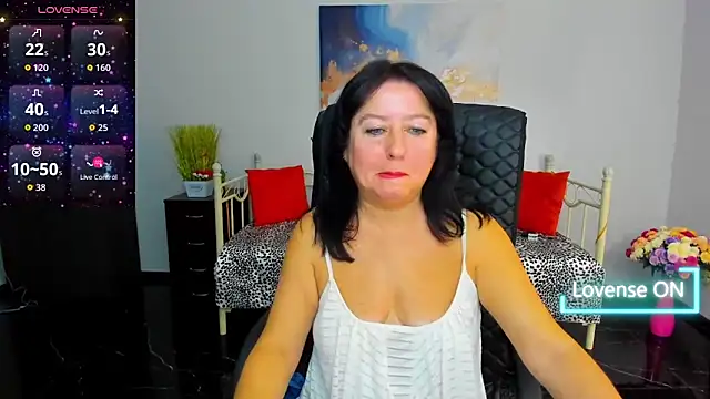 Julia_Dean's cam snapshot