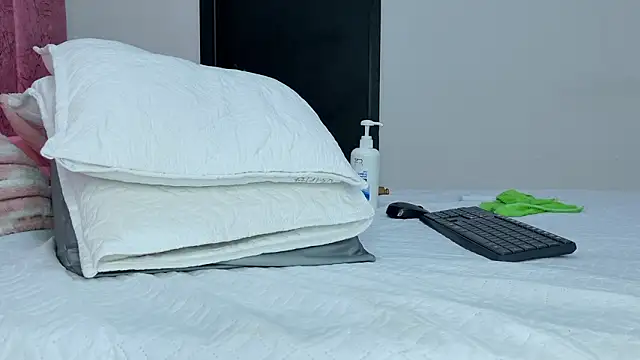 kendal_rossi's cam snapshot