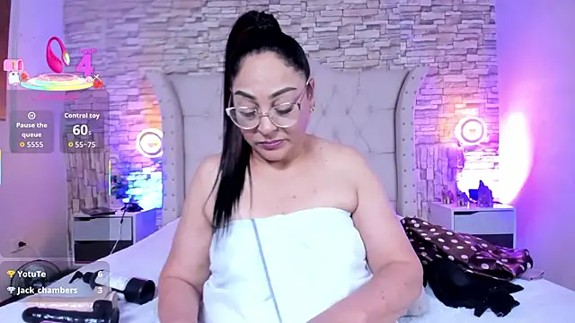 Gina_Myers's cam snapshot