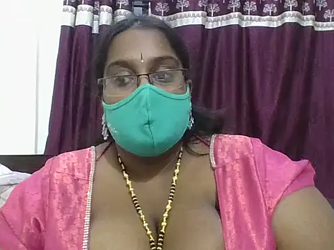 hootypriya's cam snapshot