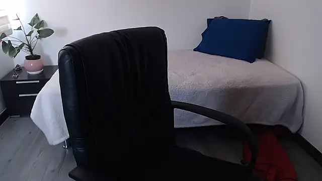 MILF__LATINA44's cam snapshot