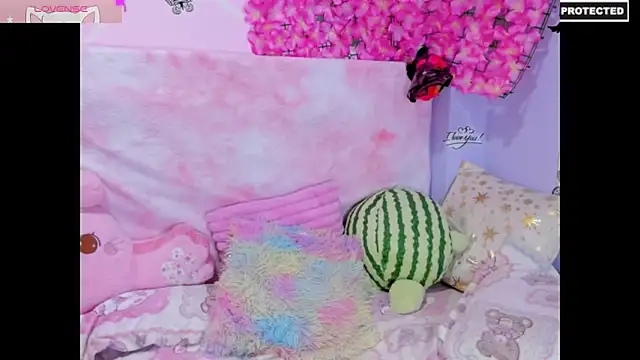 Pinky_purr's cam snapshot