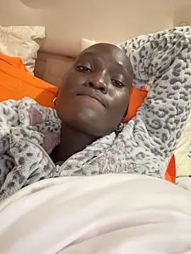 Foxxxyfemale's cam snapshot