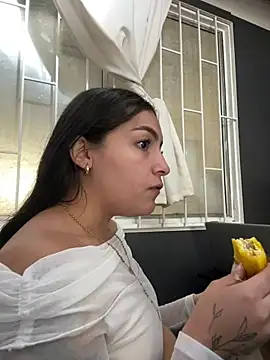 Alyha_Cortes's cam snapshot