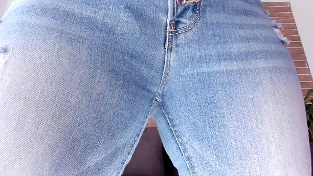 emily_hunter12's cam snapshot